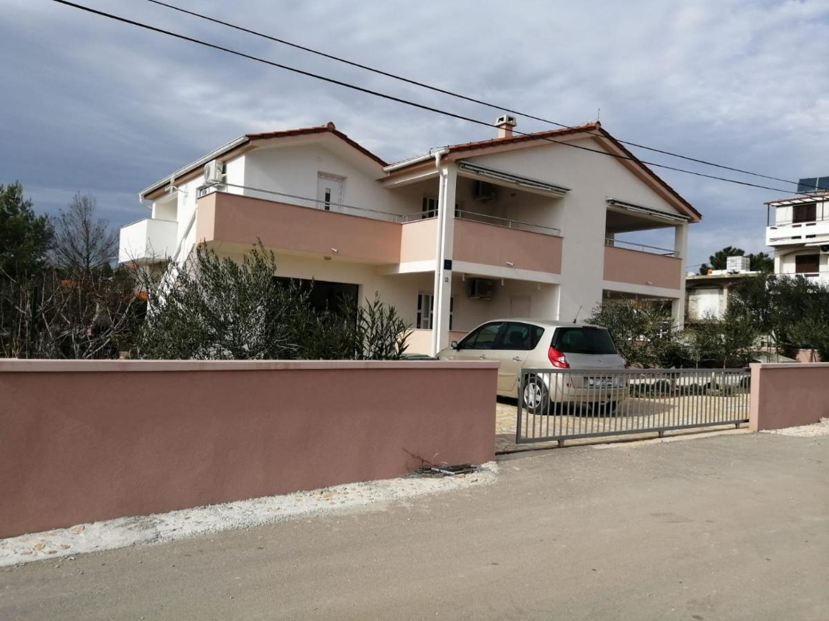 Apartments Ruzmarin Vrsi Exterior photo